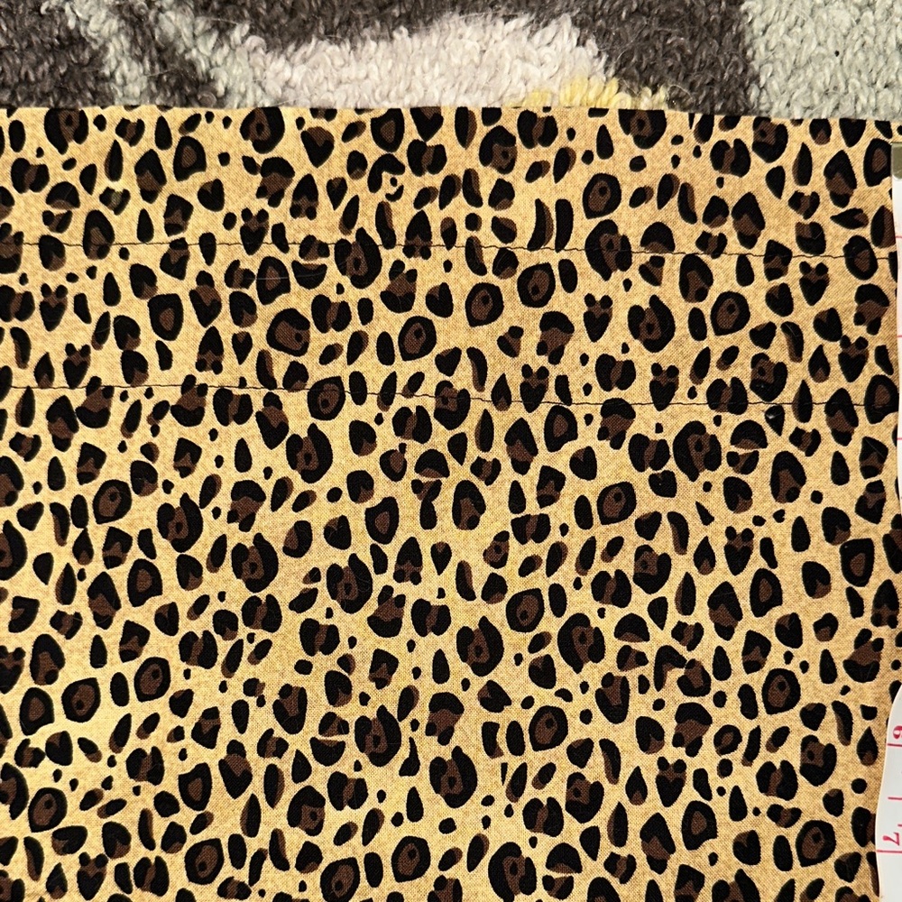Leopard Print Curtain Valance - Picture 3 of 4